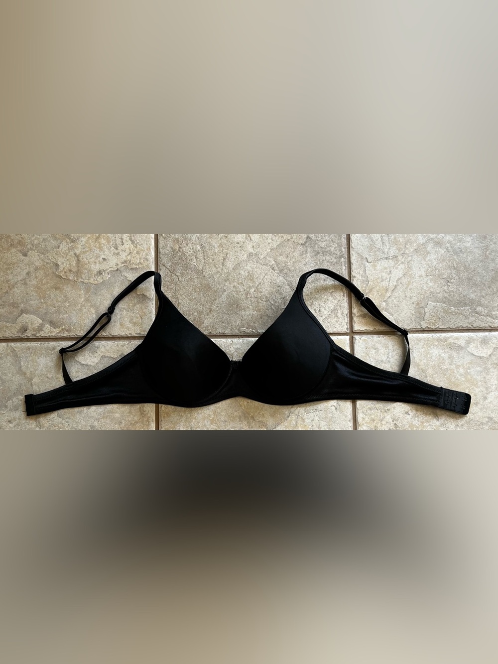 Everyday Smooth Black T-Shirt‎ Bra with Light Padding
